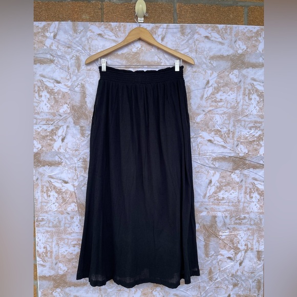 Mille resort and travel smocked waist button front midi skirt size medium - Picture 8 of 9